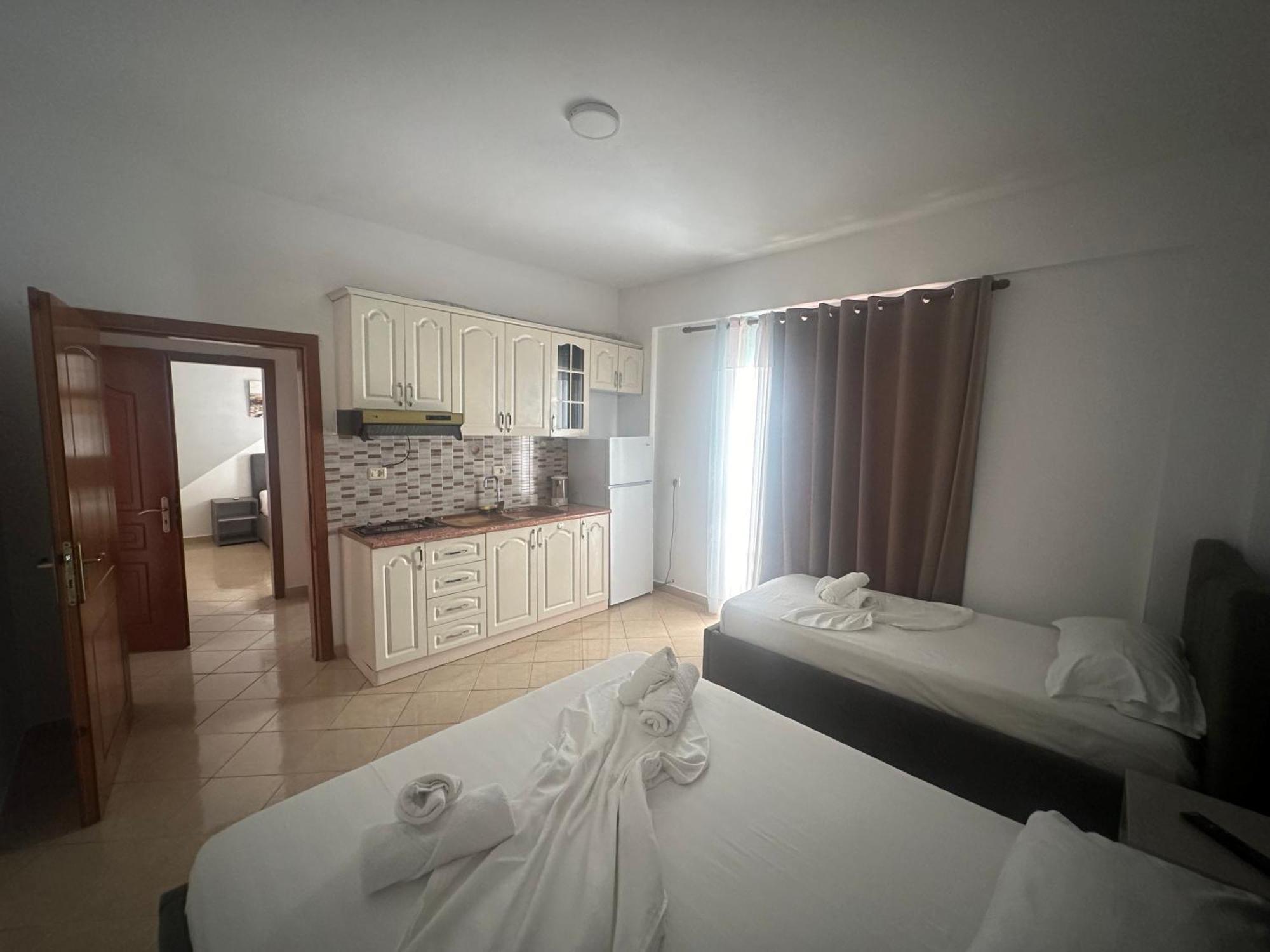 Skenderi Apartments Ksamil Bagian luar foto