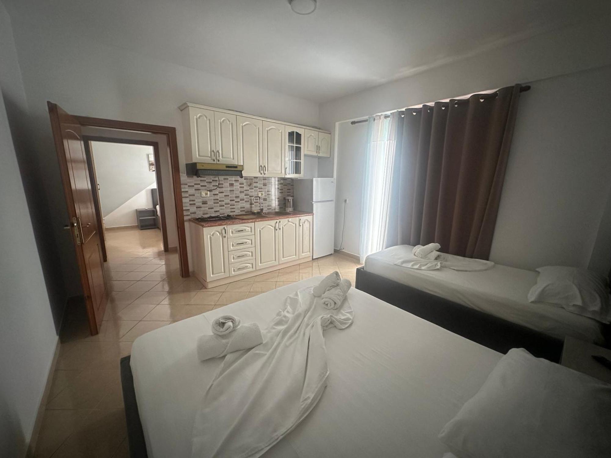 Skenderi Apartments Ksamil Bagian luar foto